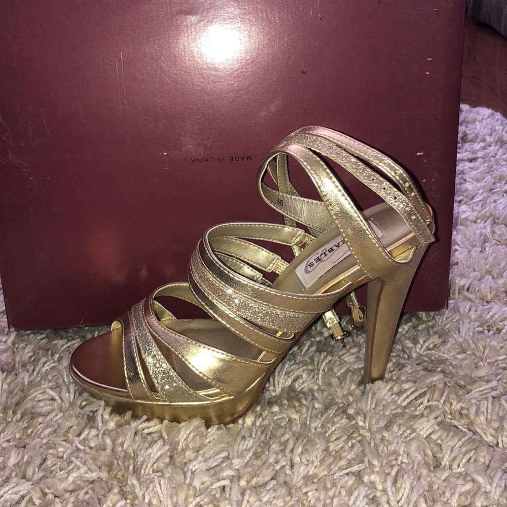 Heels - Picture 2 of 5